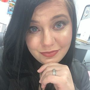 Meet your Posher, Felicia